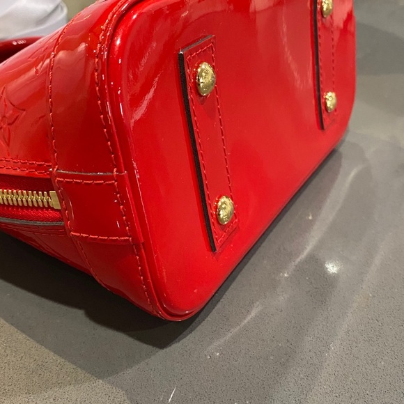 Louis Vuitton Alma BB Vernis Leather+CHARM chain - Picture 5 of 9